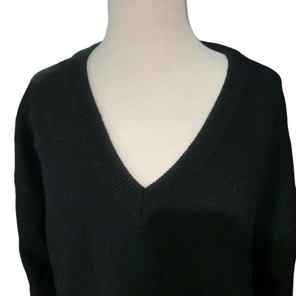 Byford Lambs wool black sweater size large - Picture 2 of 5